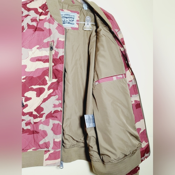 Levi's Men's Diamond Quilted Red Camouflage Jacket Size XL - Picture 9 of 11
